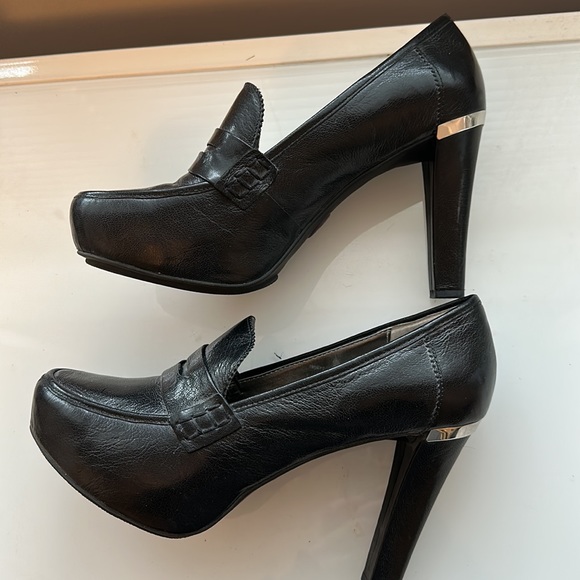 Never worn Me Too platform pumps size 8 - Picture 3 of 5
